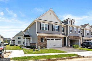 2906 JUSTIN DR, West Windsor, NJ 08550
