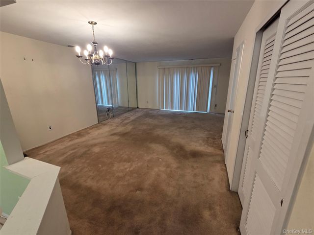 650 Newbridge Road 36, East Meadow, NY 11554