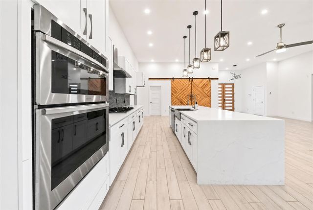 4013 Legend Trail, Granbury, TX 76049