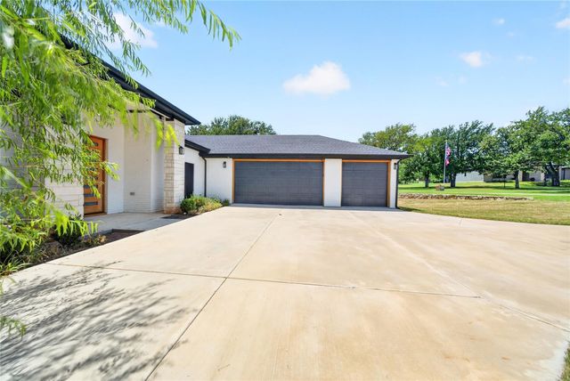 4013 Legend Trail, Granbury, TX 76049