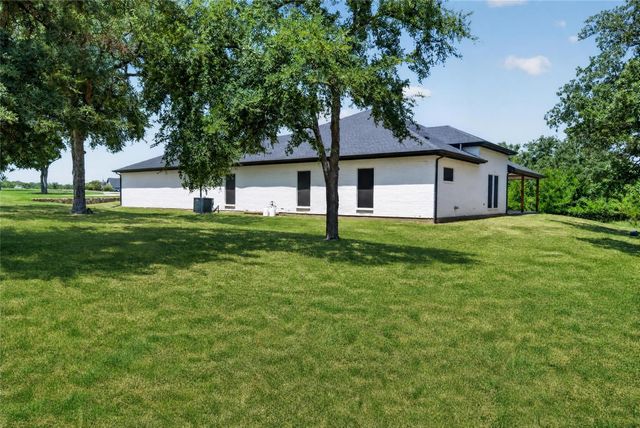 4013 Legend Trail, Granbury, TX 76049
