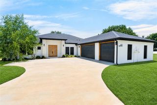 4013 Legend Trail, Granbury, TX 76049