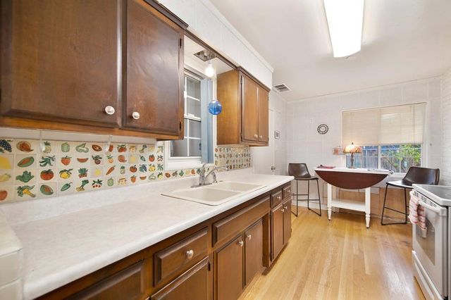 1816 Eastern Ave, Sacramento, CA 95864