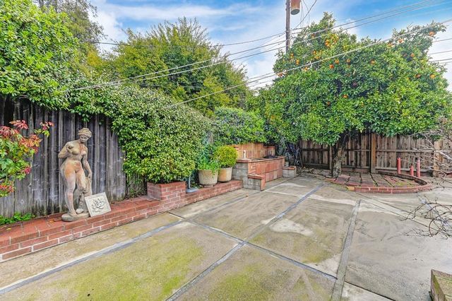 1816 Eastern Ave, Sacramento, CA 95864