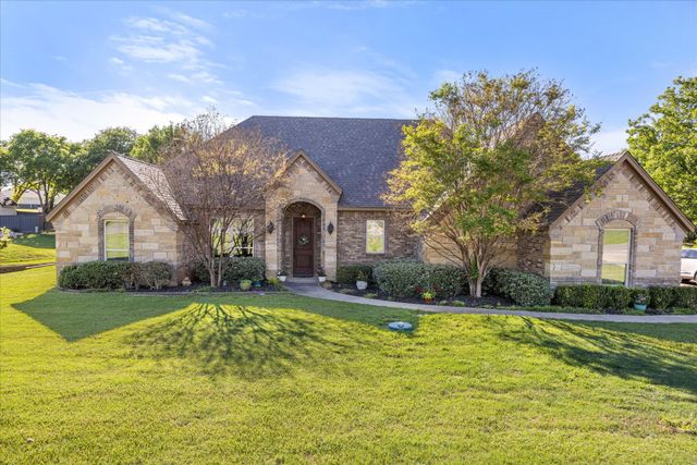 7010 Westover Drive, Granbury, TX 76049