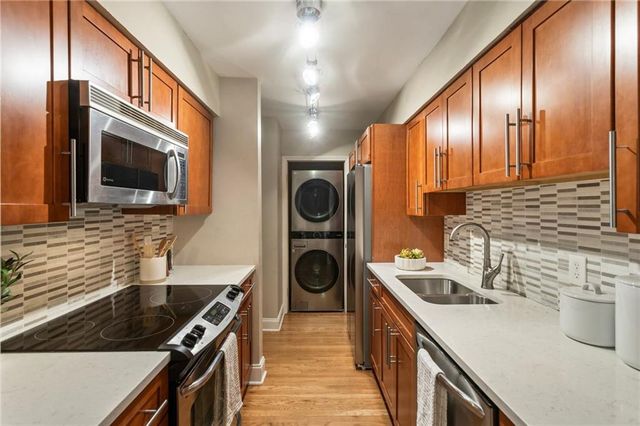 19 Arpege Way, Atlanta, GA 30327