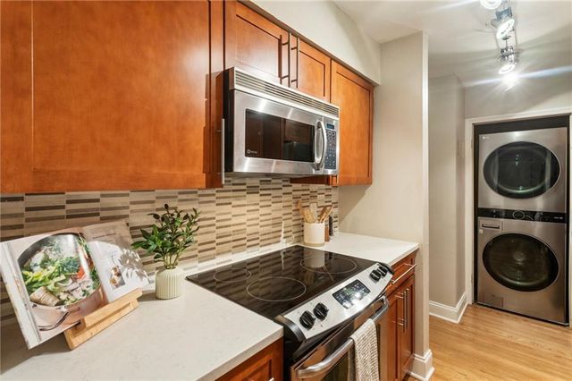 19 Arpege Way, Atlanta, GA 30327