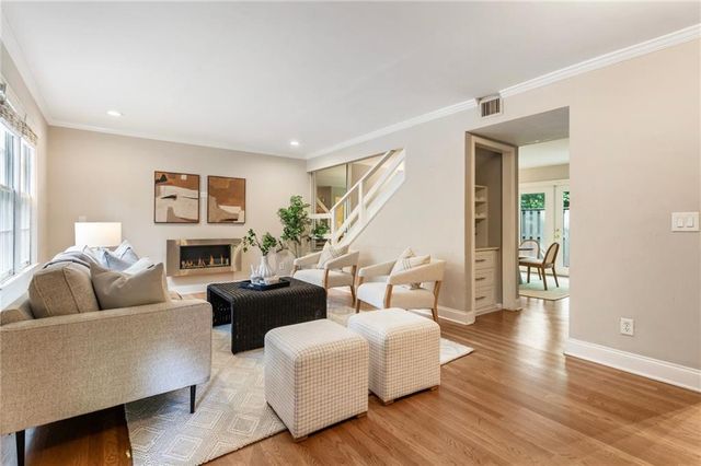 19 Arpege Way, Atlanta, GA 30327