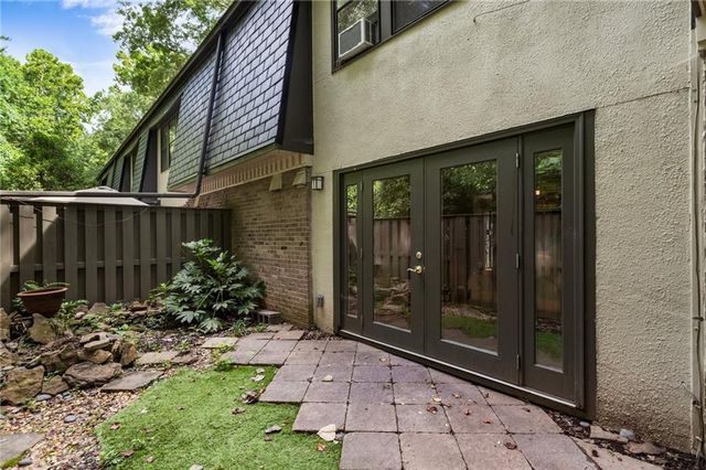 19 Arpege Way, Atlanta, GA 30327