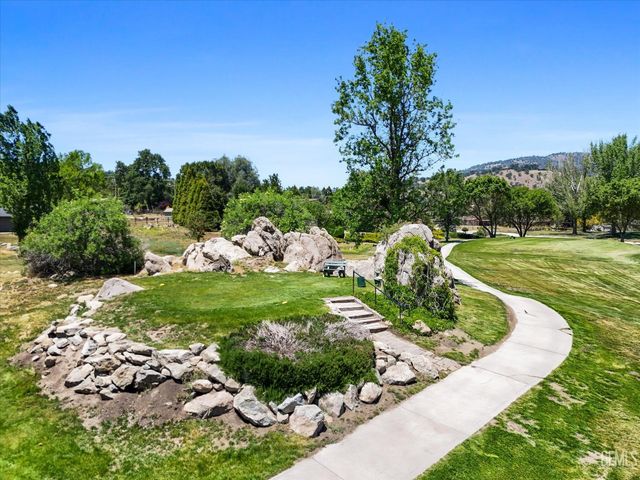 29980 Pinedale Drive, Tehachapi, CA 93561