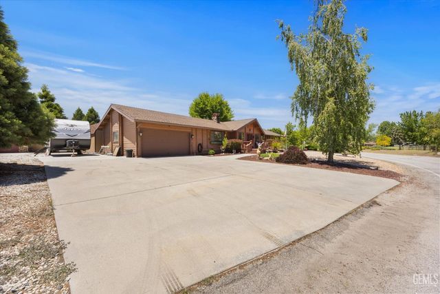 29980 Pinedale Drive, Tehachapi, CA 93561