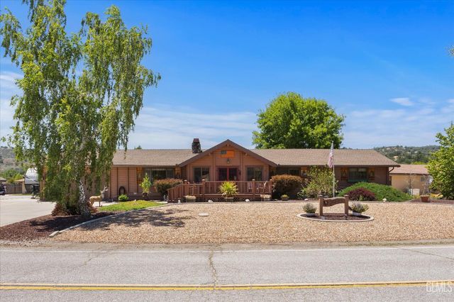29980 Pinedale Drive, Tehachapi, CA 93561