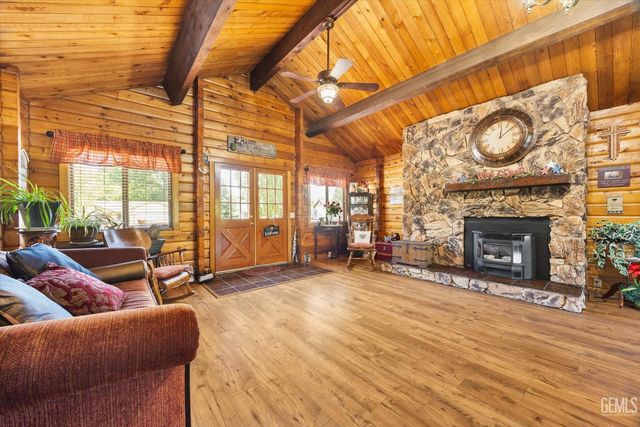 29980 Pinedale Drive, Tehachapi, CA 93561