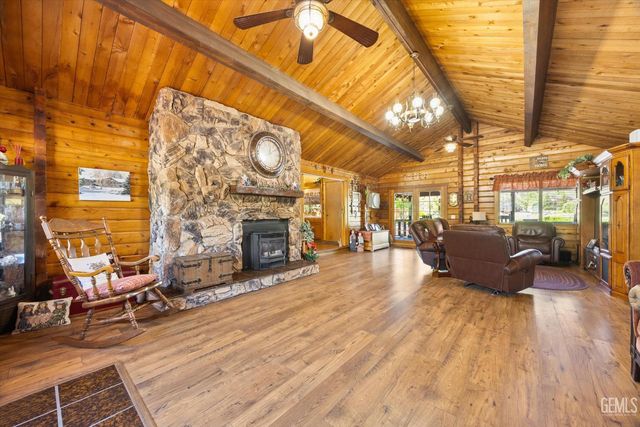 29980 Pinedale Drive, Tehachapi, CA 93561