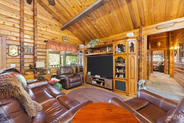 29980 Pinedale Drive, Tehachapi, CA 93561