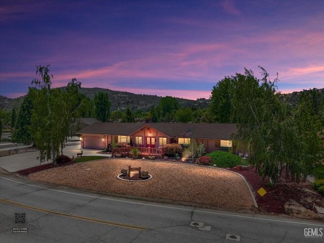 29980 Pinedale Drive, Tehachapi, CA 93561