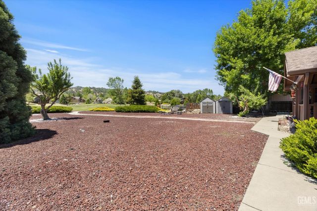 29980 Pinedale Drive, Tehachapi, CA 93561