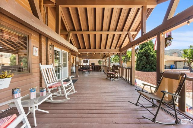 29980 Pinedale Drive, Tehachapi, CA 93561