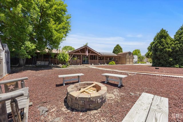 29980 Pinedale Drive, Tehachapi, CA 93561