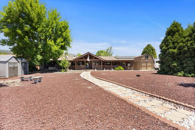 29980 Pinedale Drive, Tehachapi, CA 93561