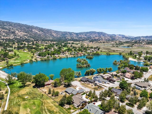 29980 Pinedale Drive, Tehachapi, CA 93561