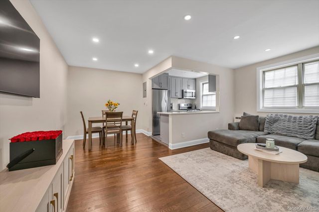 6939 213th Street 218, Oakland Gardens, NY 11364