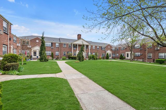 6939 213th Street 218, Oakland Gardens, NY 11364