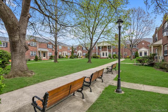 6939 213th Street 218, Oakland Gardens, NY 11364