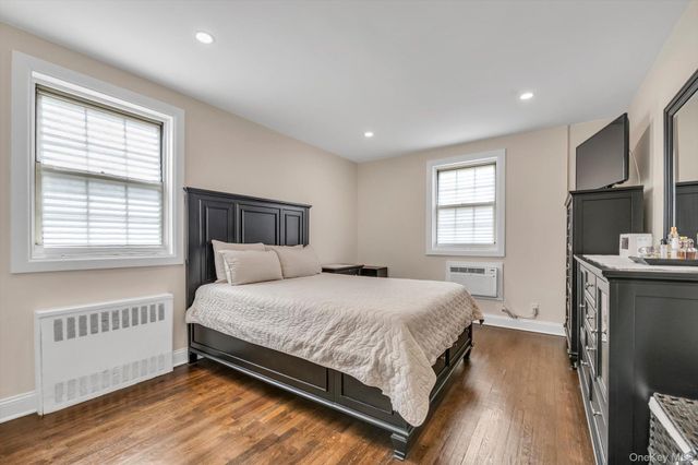 6939 213th Street 218, Oakland Gardens, NY 11364