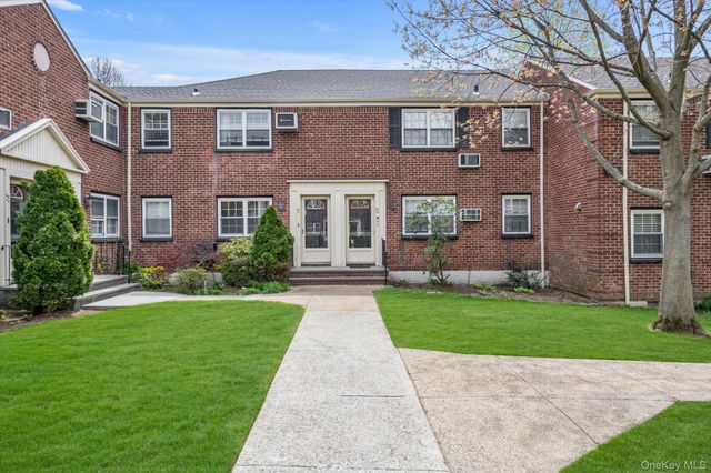 6939 213th Street 218, Oakland Gardens, NY 11364