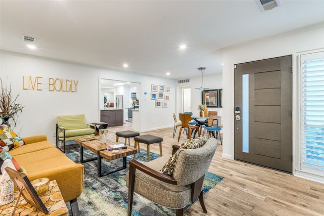 9807 Airline Road, Dallas, TX 75230