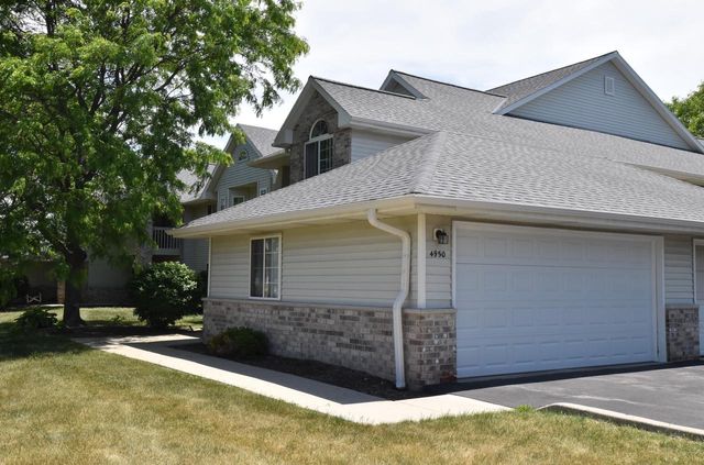 4950 W Maple Leaf CIRCLE, Greenfield, WI 53220