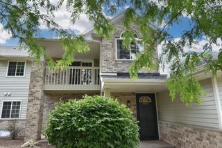 4950 W Maple Leaf CIRCLE, Greenfield, WI 53220