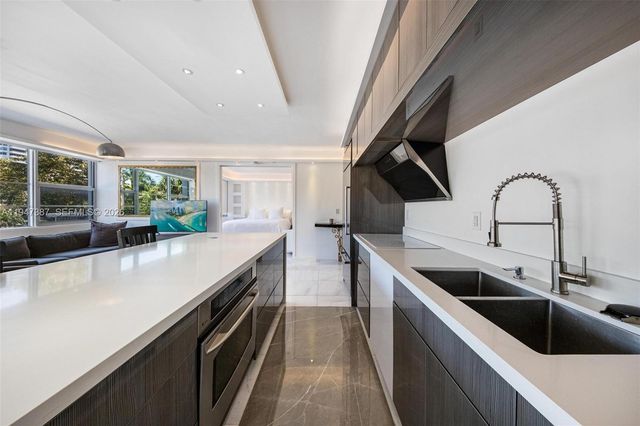 3 Island Ave 03C, Miami Beach, FL 33139