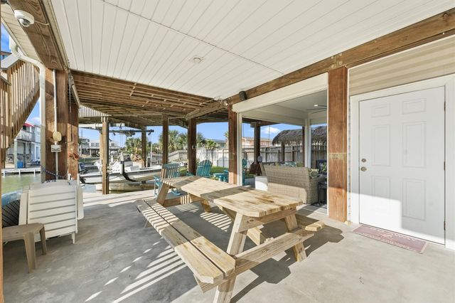 22102 Pecos Drive, Galveston, TX 77554