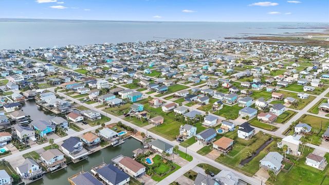 22102 Pecos Drive, Galveston, TX 77554