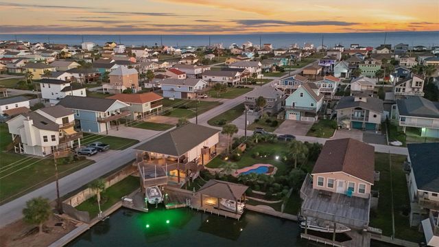22102 Pecos Drive, Galveston, TX 77554