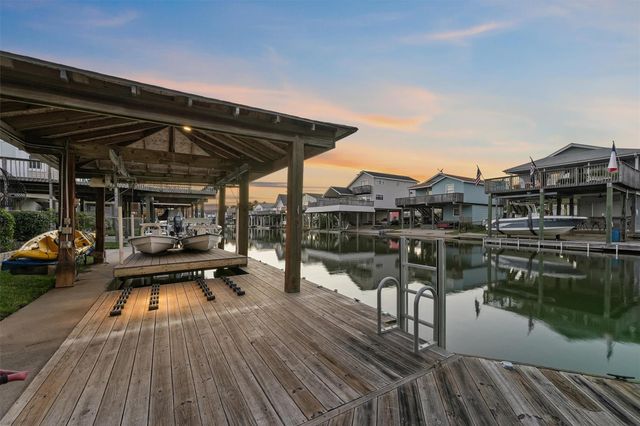 22102 Pecos Drive, Galveston, TX 77554