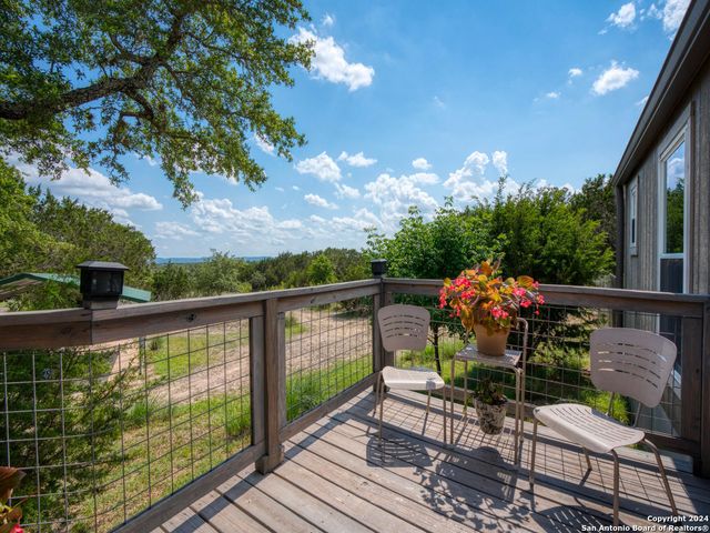 260 Misty Ln, Bandera, TX 78003