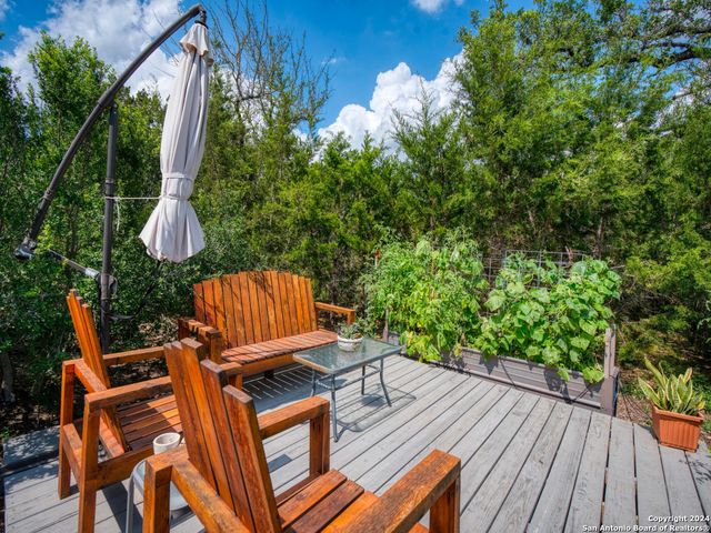 260 Misty Ln, Bandera, TX 78003