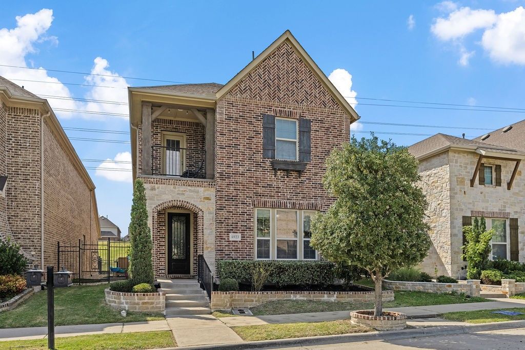 6923 Birch Creek Drive, Irving, TX 75063