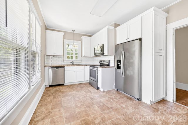 11 Cedar Street, Belmont, NC 28012