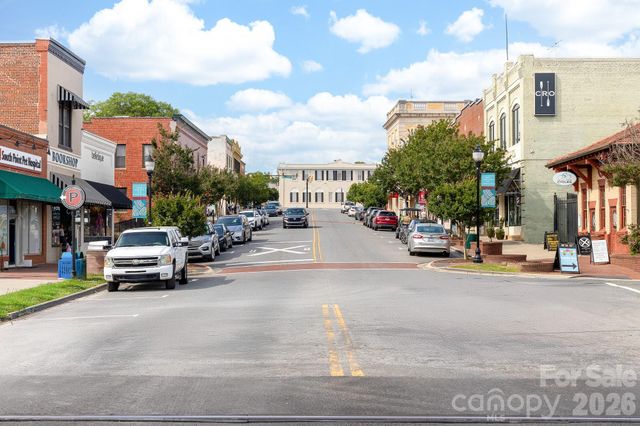 11 Cedar Street, Belmont, NC 28012