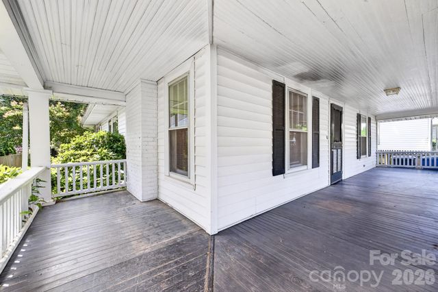 11 Cedar Street, Belmont, NC 28012