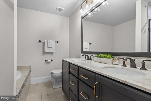 3822 COTTAGE LN, Newtown Square, PA 19073