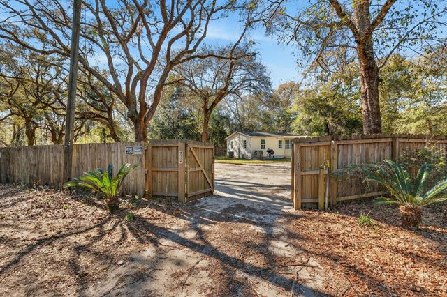 7304 Saint Johns Circle, Milton, FL 32583