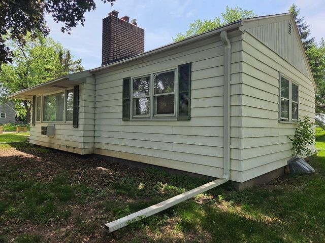 2901 Kyle Avenue N, Golden Valley, MN 55422