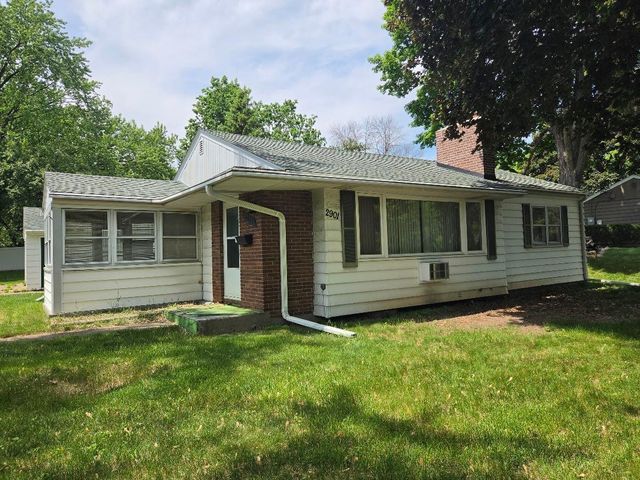 2901 Kyle Avenue N, Golden Valley, MN 55422