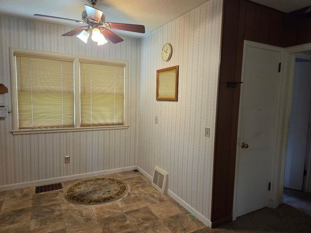 2901 Kyle Avenue N, Golden Valley, MN 55422