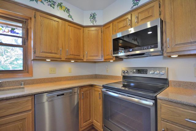 3685 104th STREET, Greenfield, WI 53228